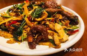 Stir-Fried Beef with Fermented Bamboo Shoots and Mint