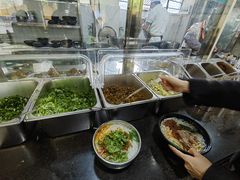 -鸿浩扒猪脚米线