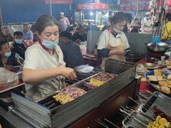 -乌恰市场(彩虹商场店)