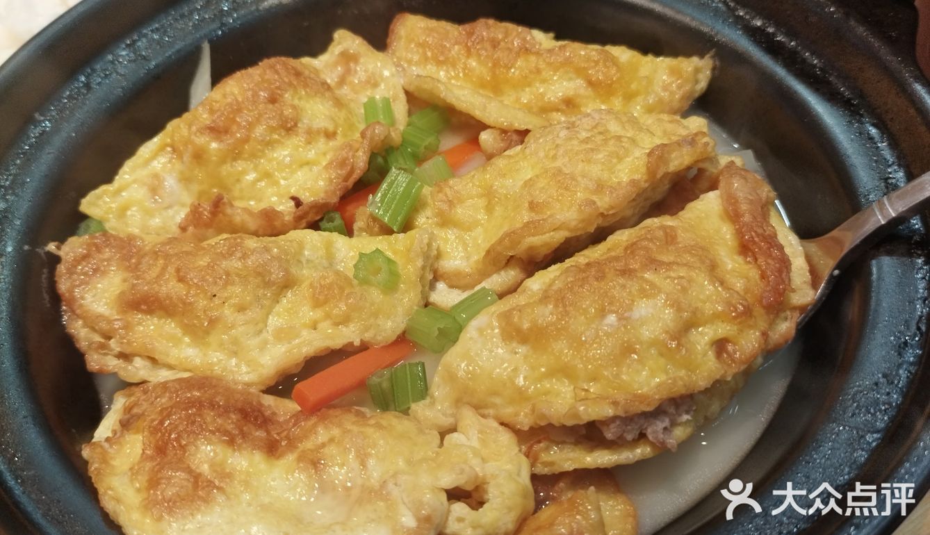 这一间客家菜顶呱呱，客似云来
