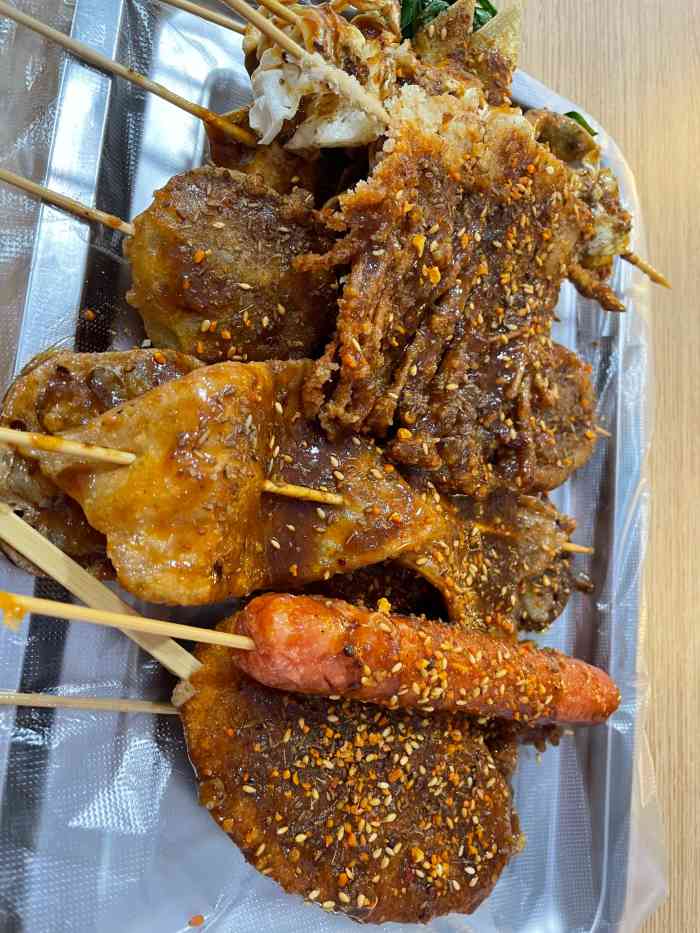 吧唧姐新派炸串(云铜时代之窗店)-"前几天在抖音刷到的北方刷酱炸串