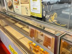 面包甜点陈列柜-鲍师傅糕点(永安里店)