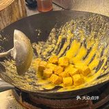 汕头的汕头的裹满咸蛋黄的豆干外酥里嫩！