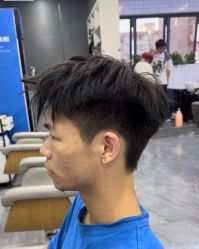 点击看大图 -藤野造型烫发染发