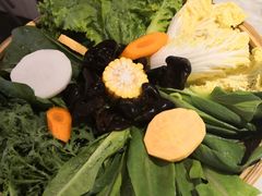 -尚尚仙·酸汤猪手·猪肚鸡火锅(华联万柳购物中心店)