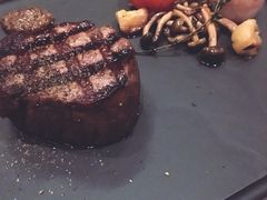 -恰餐厅及酒吧 CHAR Bar & Grill (北京丽都皇冠假日店)