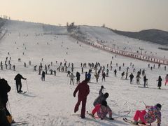 -济南卧虎山滑雪场