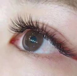 -依依家の日式美甲美睫沙龙