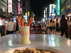 -六合夜市