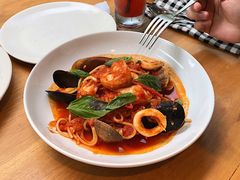 -ROAST coffee & eatery