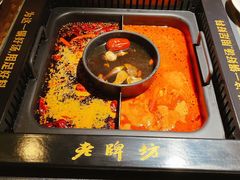 -老牌坊云南鱼豆花火锅(哈西万达店)