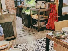 -江南猪肉商会无限续吃(弘大店)
