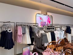 -URBAN REVIVO(七宝领展广场店)