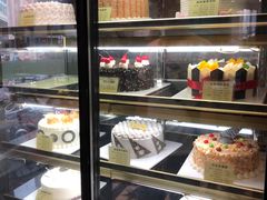 面包甜点陈列柜-德大西餐社(云南南路店)