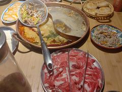 -洱火云南酸菜牛肉火锅(石景山当代商城店)