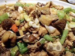 野蘑菇芦花鸡-葡萄集|滋味新疆菜·精酿酒馆(瑞豪酒店)
