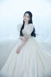-拉瑞娜LaReine婚纱礼服高级定制