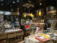 -猫的天空之城概念书店(杭州南宋御街店)