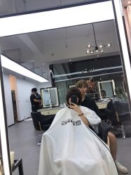 -88潮牌造型烫发·染发