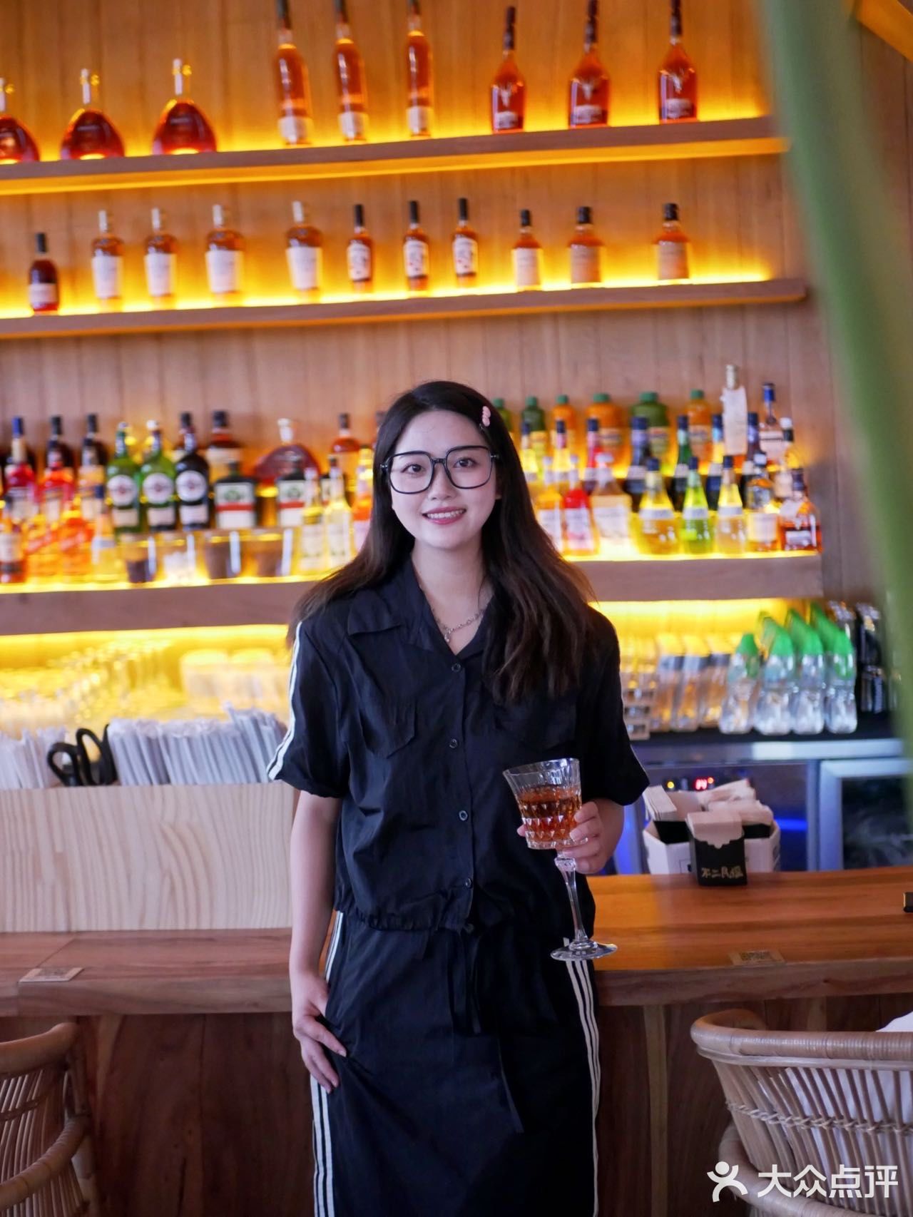 在重庆  一定会和朋友们一直去的音乐餐酒吧～