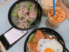 豬潤牛肉皮蛋芫茜米粉-华嫂冰室(尖沙咀店)