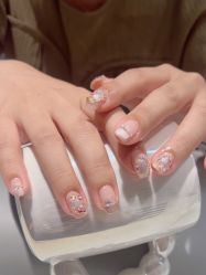 -丽心自助美甲美睫