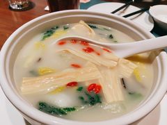 无油鱼汤腐竹煮时蔬-大树餐厅(益田假日店)