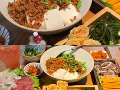 -毛辣果·贵州红酸汤牛肉火锅(西单店)