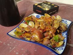 -老街烧烤大排档·地道湖北菜·龙虾馆(汉口火车站店)