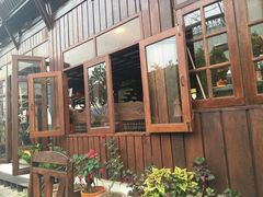 -Dash Teak House