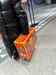 -嗨本可潮玩仓(大兴大悦春风里店)