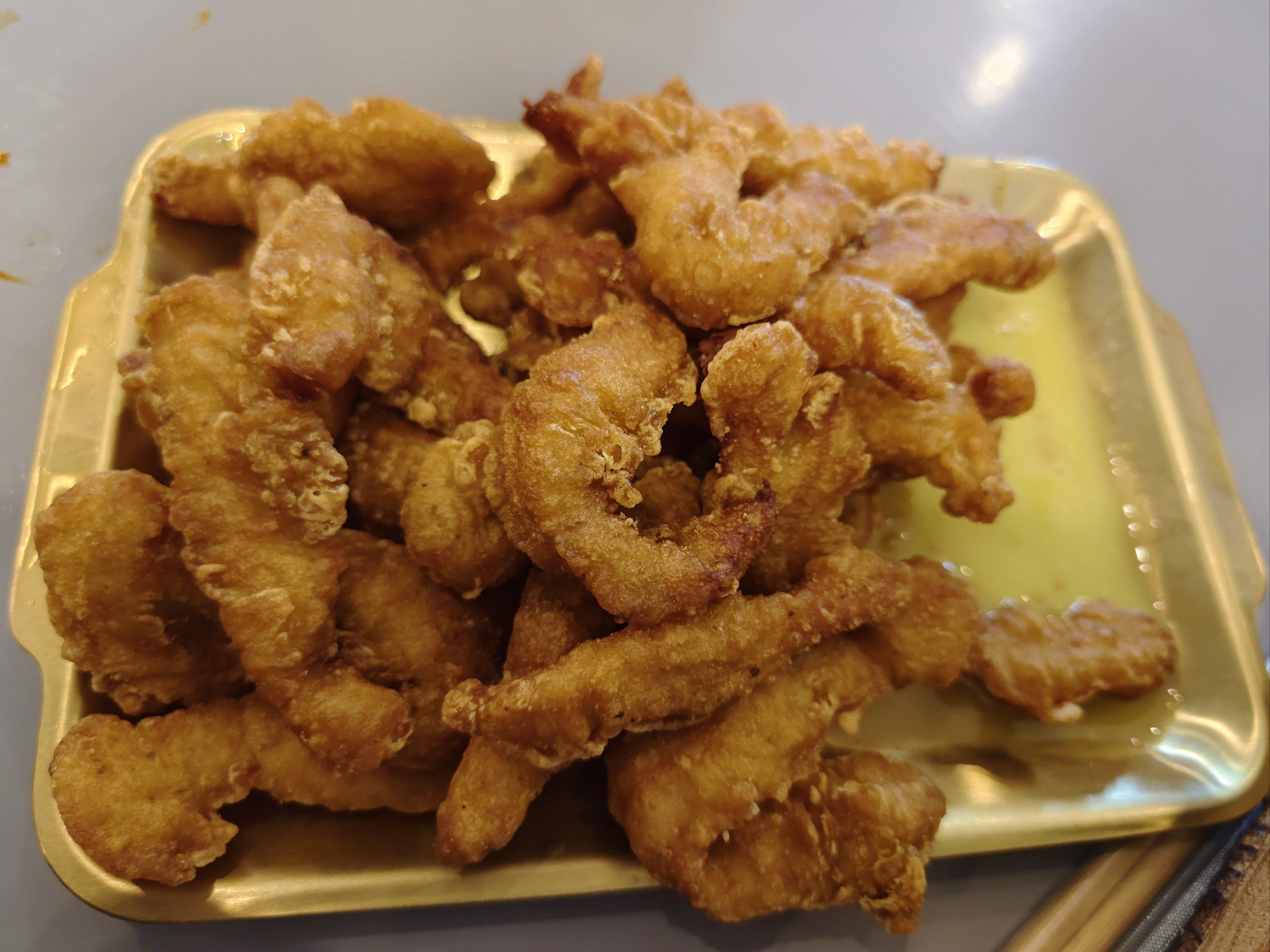 谁家好人来吃烧烤上这么大一盘小酥肉啊