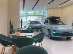 -理想汽车(世纪汇店)