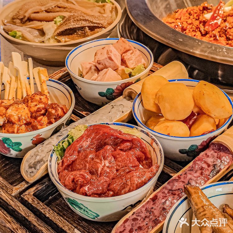 甜品不限量的卤菜火锅👀跑断腿也要吃