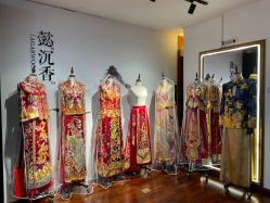 -懿沉香中式嫁衣礼服秀禾服龙凤褂马来褂旗袍总店