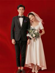 -蒙太奇婚纱摄影(万达店)