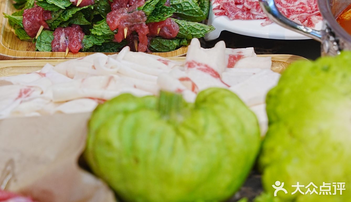 犇牛阁酸汤牛肉火锅，云贵美味一锅收！