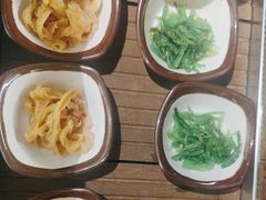 -牛YO寿喜烧·铁板烧和牛火锅自助(市府恒隆店)