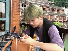 -临江餐馆二楼美食部落