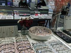 -宏宇眼镜蔡司依视路折扣店(兆佳眼镜城店)