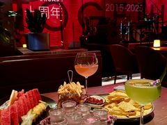 -FOUR PLAY BAR
