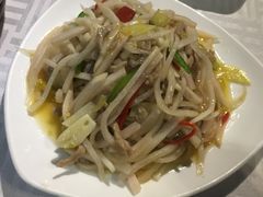 泡萝卜炒鸽丝-琬苑鸽庄·川粤融合菜(解放碑总店)
