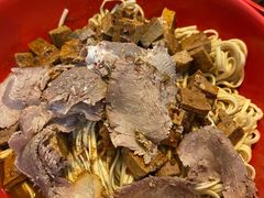 咖喱牛肉辣酱面-春和面馆(常德路店)