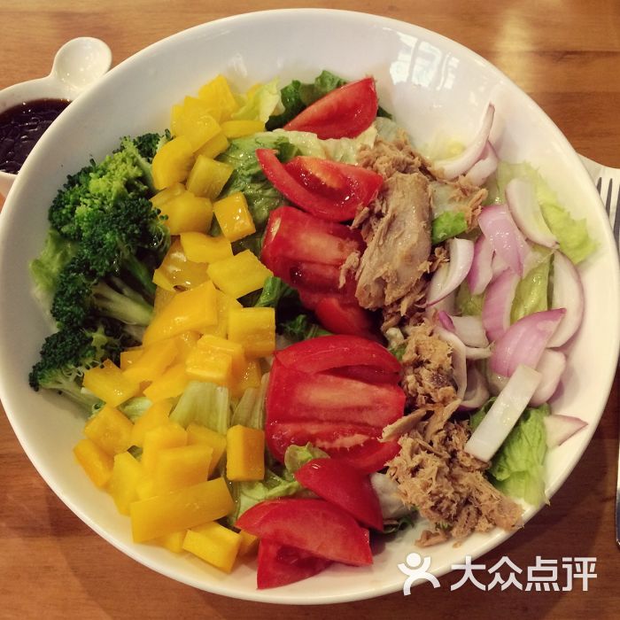 普利欧法式简餐金枪鱼色拉图片 - 第1张