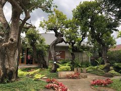 -Chom Cafe and Restaurant