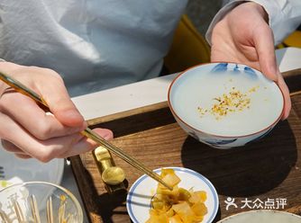 清酒配榨菜中式饮酒模式打开