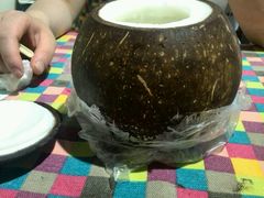 -志龙皇冠吃货椰子铺