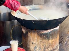 现熬豆浆-云南大锅豆浆店