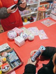 -逝水玩具折扣店