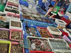 -霞涌市场海鲜摆卖区